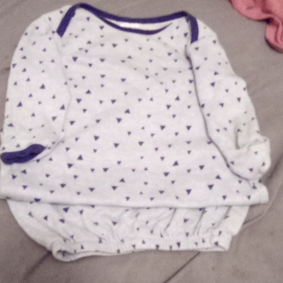 One piece - Picture 1 of 2